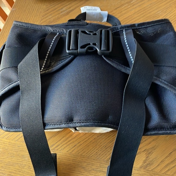 Eddie Bauer Hydration Pack Waist Pack w/ Water Bottle NEW - Picture 4 of 4